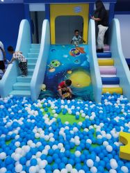 -孩子王童乐园(马群店)