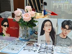 -MiRi眼镜连锁·蔡司·尼康控优点合作店(莘庄店)