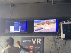 -VR 间客漫·PS电玩·虚拟现实包间游戏电竞(街道口店)