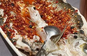 Tea Oil Steamed Bighead Carp