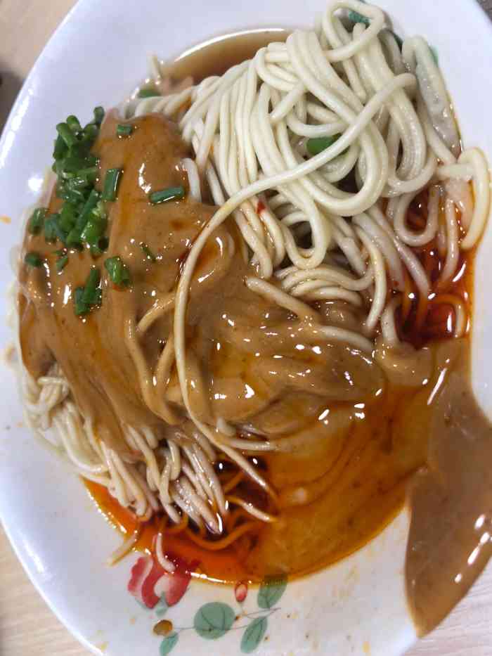 这家面店生意很好但是味道一般