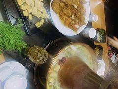 -果松木炭酸菜铜火锅·外婆参鸡汤