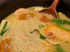 -银米·云南传统过桥米线(双廊黑金冠店)