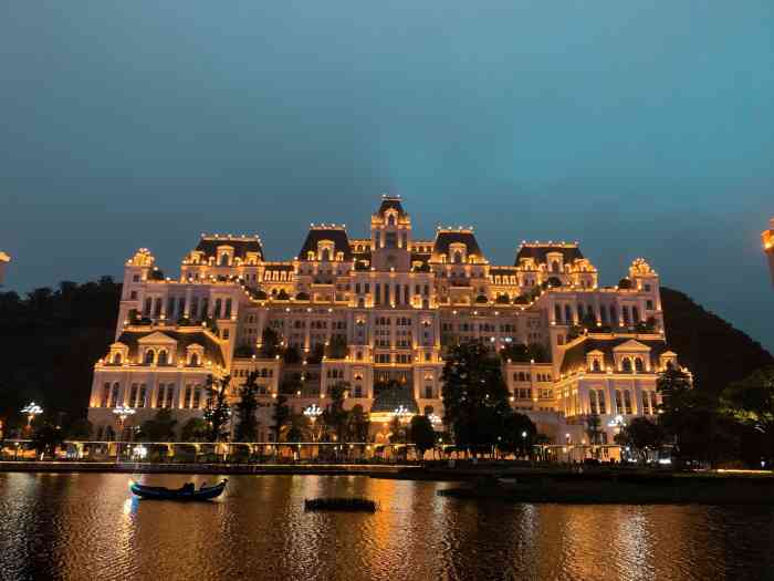 白宫花果园艺术中心