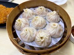 -莱莱小笼·乔艾