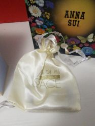 -ANNA SUI