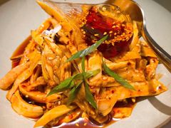 敲糖棒棒鸡-辛香汇·现炒川菜(淮海路百盛店)