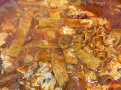 -三清洞摩西韩式年糕火锅(威高广场店)