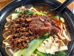 -丽虹云南过桥米线(兴工街店)