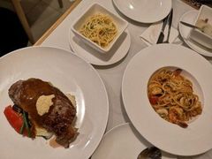 -La-Serene Café