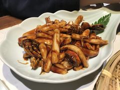 梭子蟹炒年糕-卯时·龙光雅宴·精致锡帮菜(惠山古镇店)