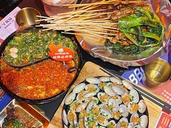 -何师烧烤Pro ·小龙虾·江湖川菜·精酿啤酒(太古里旗舰店)