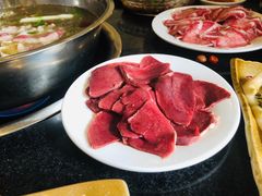 -周老三跷脚牛肉·全牛火锅(非遗传承店)