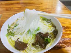 -越洋肖氏老米线(杨家坪店)