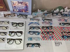 -零度眼镜·宝视友·蔡司依视路(吾悦花街店)
