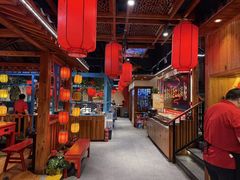 -宽板凳老灶火锅(台湾街店)
