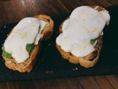 牛油果烤面包配酸奶-1861意大利餐厅(文化广场店)