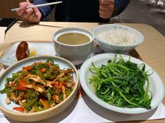 -老乡鸡(上海白玉兰广场店)