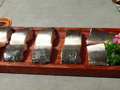 -围炉肉舍•炭烤活鳗•丹东海鲜烤肉(步行街店)