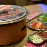 排队也要吃的烤肉[调皮]