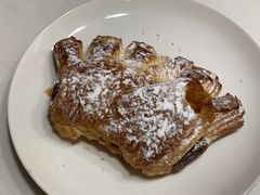 红豆椰香丹麦面包-西点坊(浦东香格里拉店)