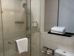 -上海虹桥西郊假日酒店