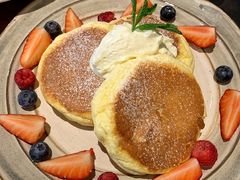 莓果奶油芝士舒芙蕾松饼-UPPER KITCHEN(延安路店)
