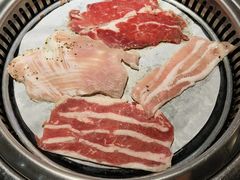 -金滏山烤肉·海鲜·火锅自助餐厅(襄阳万达店)