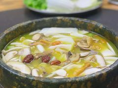 -南渝食府.墨脱石锅松茸鸡