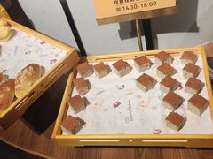 -卡普里披萨·牛扒·下午茶