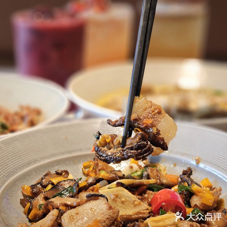 误入云南部落🌄，一口把山珍吃进肚里