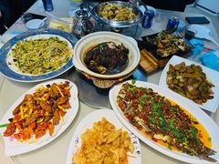 -老码头黑皮肘子锅包肉(赣水路店)