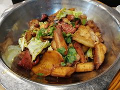 -愉肴麻辣香锅(中山路店)