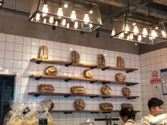面包甜点陈列柜-81BAKERY(大学路店)