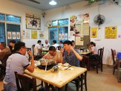 大堂-华哥新鲜猪精品美食
