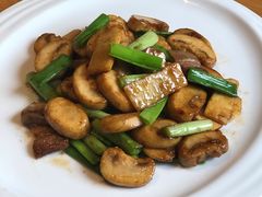 冬笋炒蘑菇-新荣记(西溪湿地店)