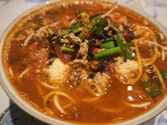-粉八·云南米线·建水烧烤(常熟路店)