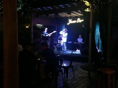 -爵士花园音乐酒吧餐厅