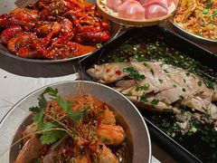 -巴厘龙虾·榜首油焖大虾(音乐学院·沿江酒馆店)