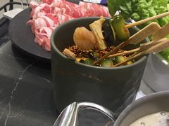 -红鼎豆捞·非遗鲍皇汤火锅(宝丰路店)