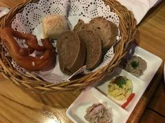 -皇冠自酿啤酒坊(中国红街5号楼店)