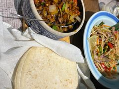 黑三剁配薄饼-雀舞云南菜(乐客城店)