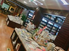 -新华书店(泉城路店)