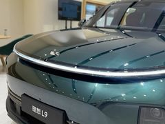 -理想汽车(世纪汇店)