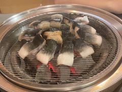 -围炉肉舍•炭烤活鳗•丹东海鲜烤肉(步行街店)