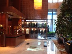 服装部-上海龙之梦万丽酒店