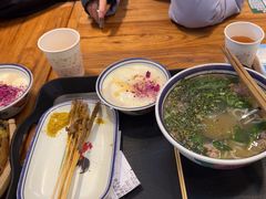 -云阿蛮云南生烫牛肉米线(奉贤路店)