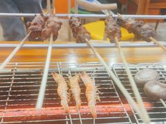 -哈尔滨小酒馆·鲜肉现穿自助烧烤(康新花园店)