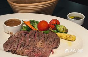 Low-Temperature M3 Australian Wagyu Sirloin