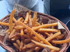 -BHC炸鸡(明洞总店)